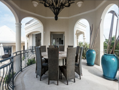 Contemporary Four Bedroom on Grace Bay